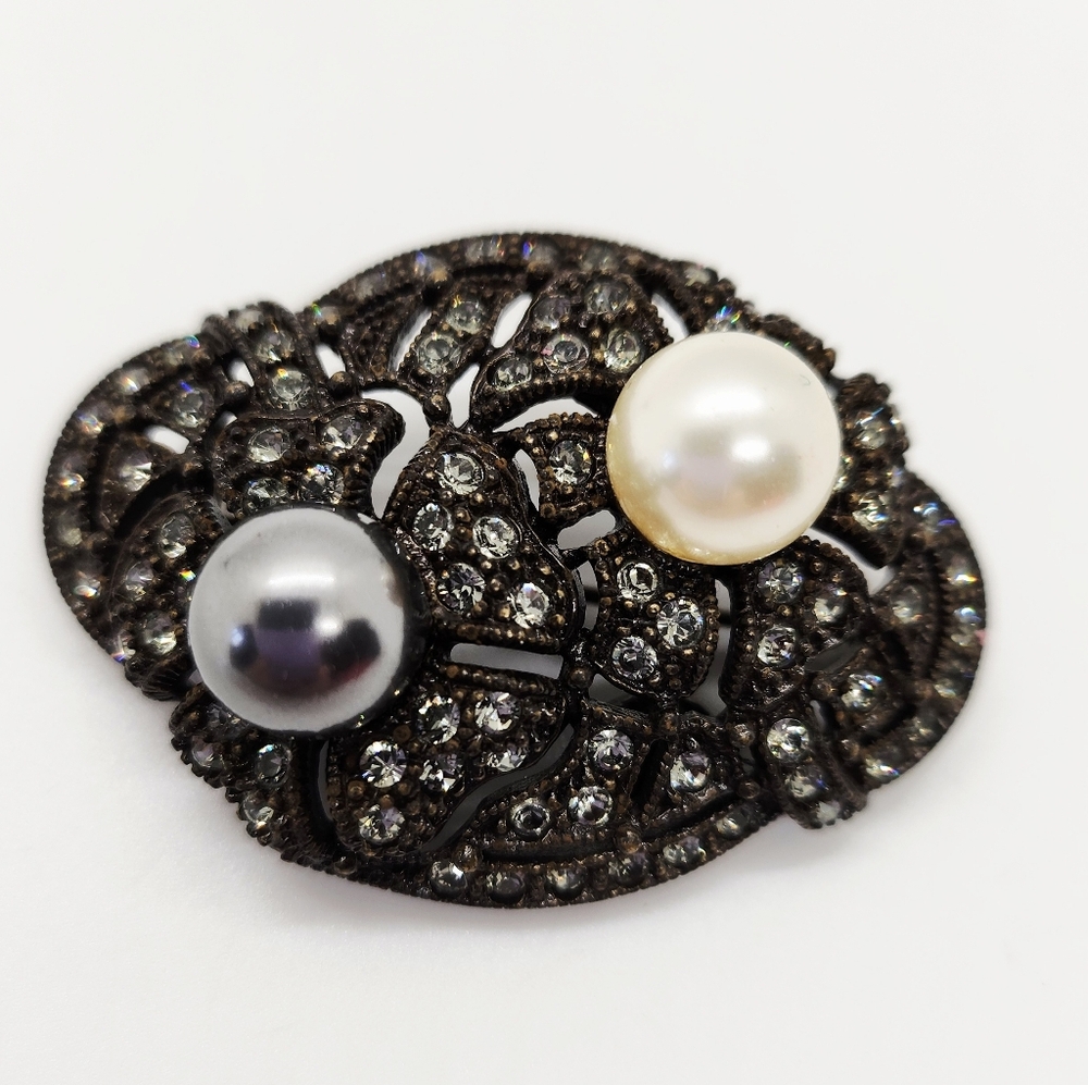 Carolina Herrera Marcasite & Pearl Brooch - Picture 2 of 5
